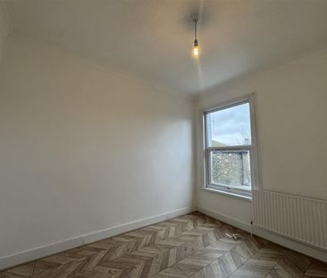 4 Bedroom House - Terraced To Let - Photo 1