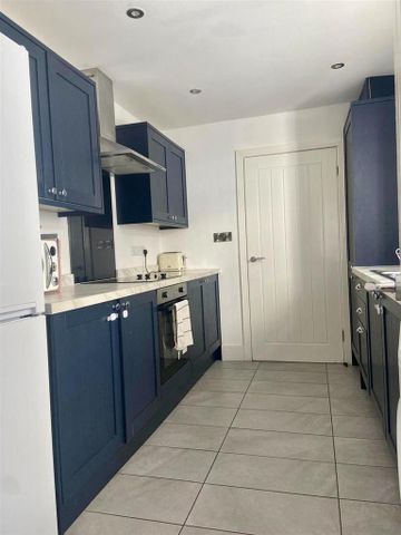 3 bedroom terraced house to rent - Photo 3