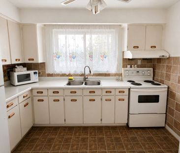 For Lease - 22 Charlbrook Avenue, Barrie, Ontario - Photo 6