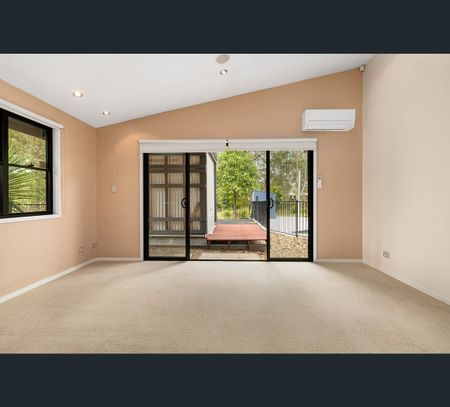 10-12 Oakview Circuit, Brookwater, Qld 4300 - Photo 4
