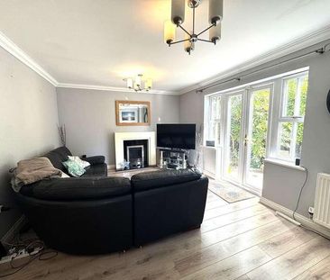 Livingstone Park, Epsom, KT19 - Photo 2