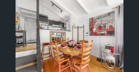 Quaint home located near primary school - Photo 3