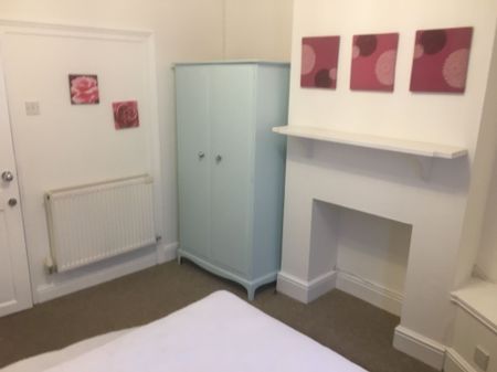 3 bedroom house - Photo 4