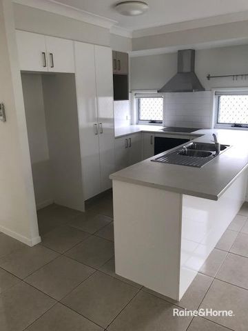 FAMILY HOME IN QUIET LOCATION - 9 MONTH LEASE ONLY TO END OF AUGUST 2026 - Photo 4