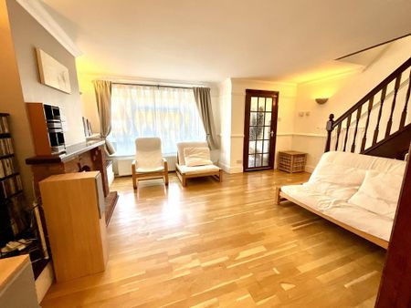 3 bedroom semi-detached house to rent - Photo 5