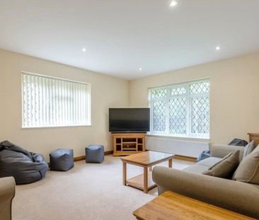 6 bedroom detached house to rent - Photo 5