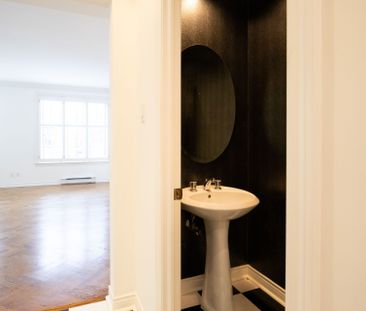 For Lease - 2289 Lakeshore Boulevard Unit# 129, Toronto, Ontario - Photo 4