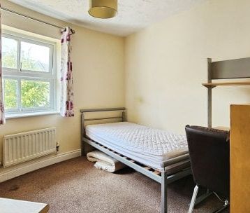 Hatchers Crescent, Colchester - Photo 2
