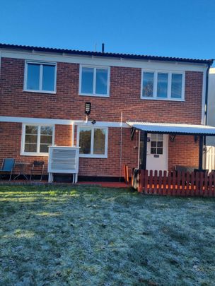 Hovvägen, Järfälla - Photo 1