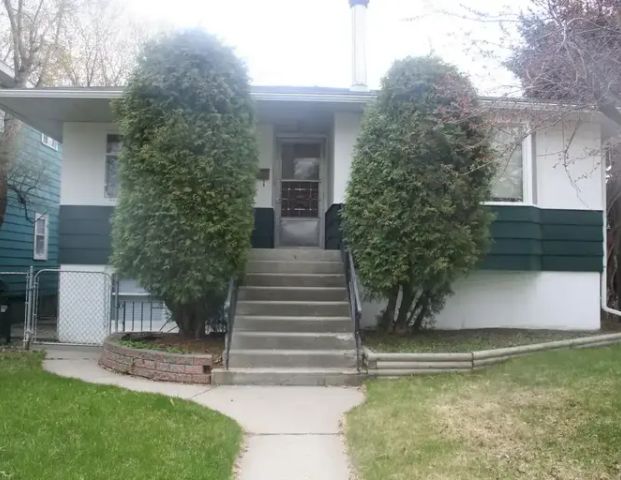 Mount Pleasant / 3 Bdrm House | 3302 - 3rd Street N.W., Calgary - Photo 1