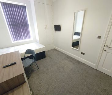 Gilroy Road, Kensington. - Photo 4