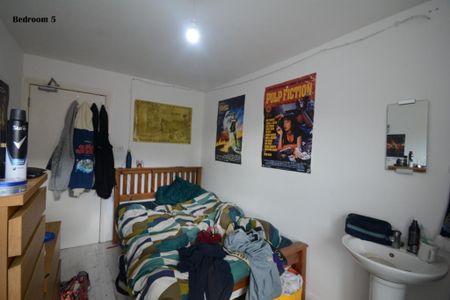 8 bedroom terraced house to rent - Photo 3