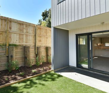 Modern Living in Central Location - Photo 4