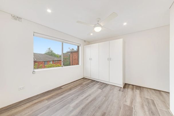 Two Bedroom Apartment in Convenient Location - Photo 1