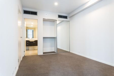 East Perth - Photo 4