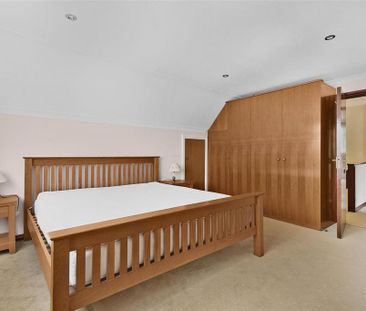 4 bedroom detached house to rent - Photo 3