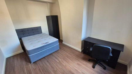 4 bedroom terraced house to rent - Photo 4