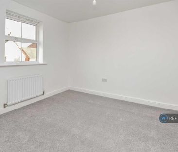 4 bedroom terraced house to rent - Photo 3