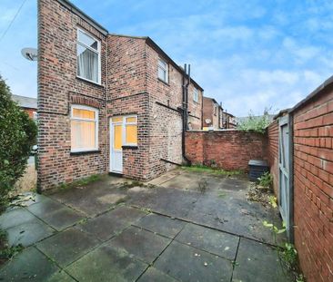 2 bedroom end of terrace house to rent - Photo 3