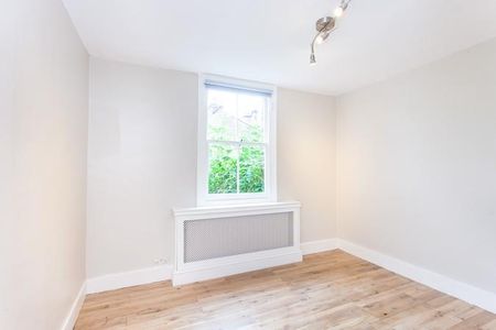 3 bedroom flat to rent - Photo 3