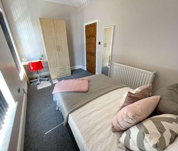 Birstall Road (spare Room), L6 - Photo 2