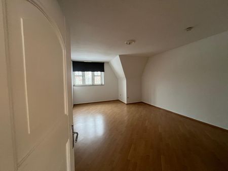 Charmante 3-Zimmer-Wohnung mit Einbauküche und großer Südost-Terrasse im Bismarckviertel - Foto 4