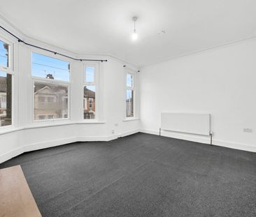 1 Bed Flat, Burges Road, E6 - Photo 2