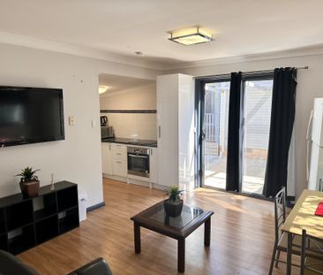 131 Piper St East Tamworth NSW 2340 - Photo 3