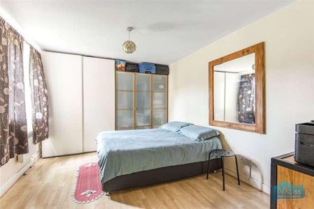 Lucas Gardens, East Finchley, London, N2 - Photo 4