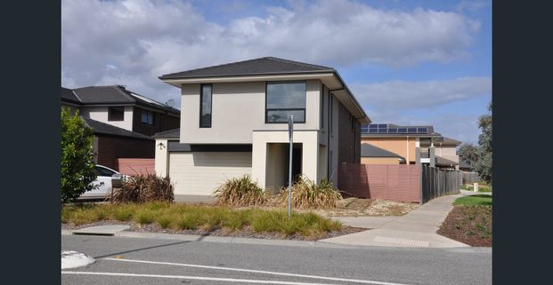 Modern 3 Bedroom Family Home in a Prime Keysborough Location - Photo 1