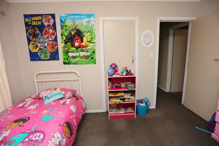 Fantastic 4 bedroom home - Photo 5