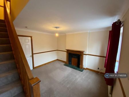 2 bedroom semi-detached house to rent - Photo 2