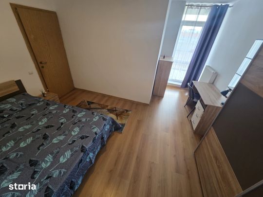 Apartament 4 camere cf sporit central terasa de 200 mp ideal familie - Fotografie 1