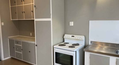 Comfortable 3-Bedroom Home! - Photo 5