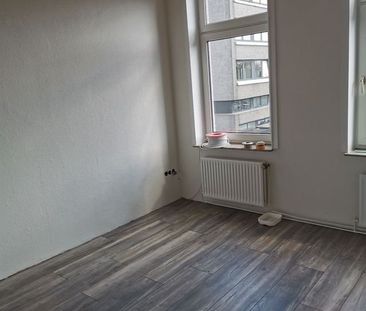 Renovierte 3 Zimmer City-Wohnung in der Innenstadt von Neumünster - Photo 1