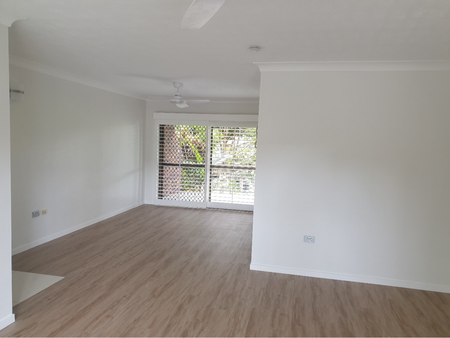 Unit 25, 22 Commodore Drive, Surfers Paradise, QLD - Photo 4