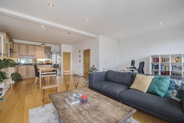 Price £3,650 pcm - Available Now - Furnished - Photo 1