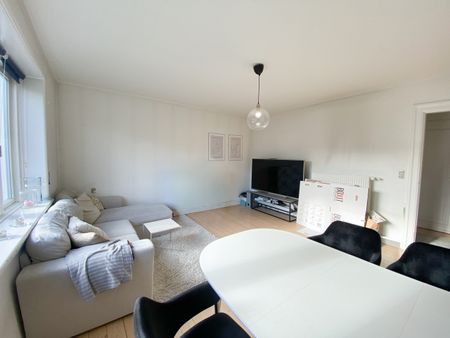 Lys og dejlig 2-værelses lejlighed med vestvendt altan - Foto 4