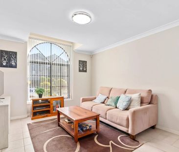EXCEPTIONAL FAMILY LIVING IN A SOUGHT-AFTER LOCATION! - Photo 2