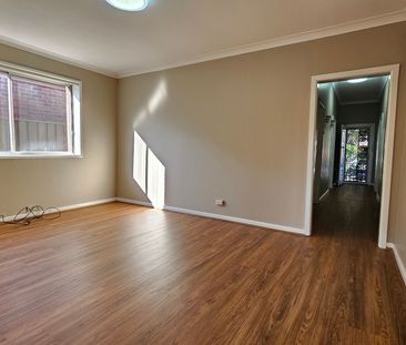 A Spacious and Convenient family residence near school and amenities - Photo 1