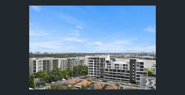 Stunning 2 Bed apt in Rhodes Central - with fridge & washer - Photo 1