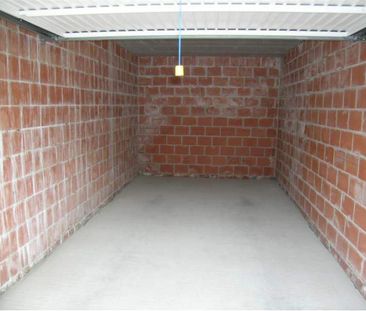 Een appartement op de 1ste verdieping met 2 slaapkamers, terras en ... - Photo 1