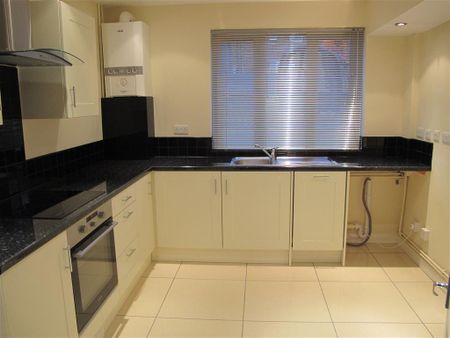 LincolnWay, Midway, SWADLINCOTE - Photo 2