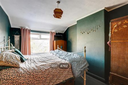 3 bedroom semi-detached house to rent - Photo 5