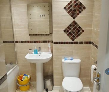 3 bedroom semi-detached house to rent - Photo 6