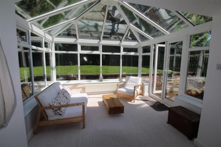 3 bedroom semi-detached house to rent - Photo 3