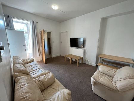 5 Bed Semi-Detached House, Orchard Street, AB24 - Photo 2