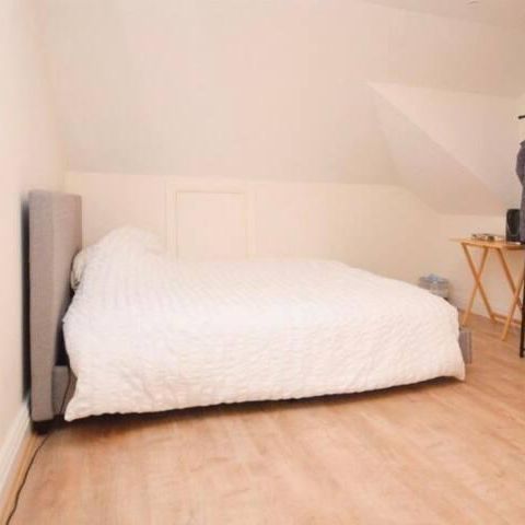 4 bedroom semi-detached house to rent - Photo 1