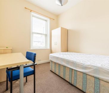 5 bedroom terraced house to rent - Photo 2