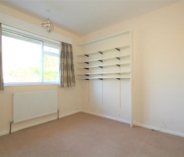 4 bedroom detached house to rent - Photo 2